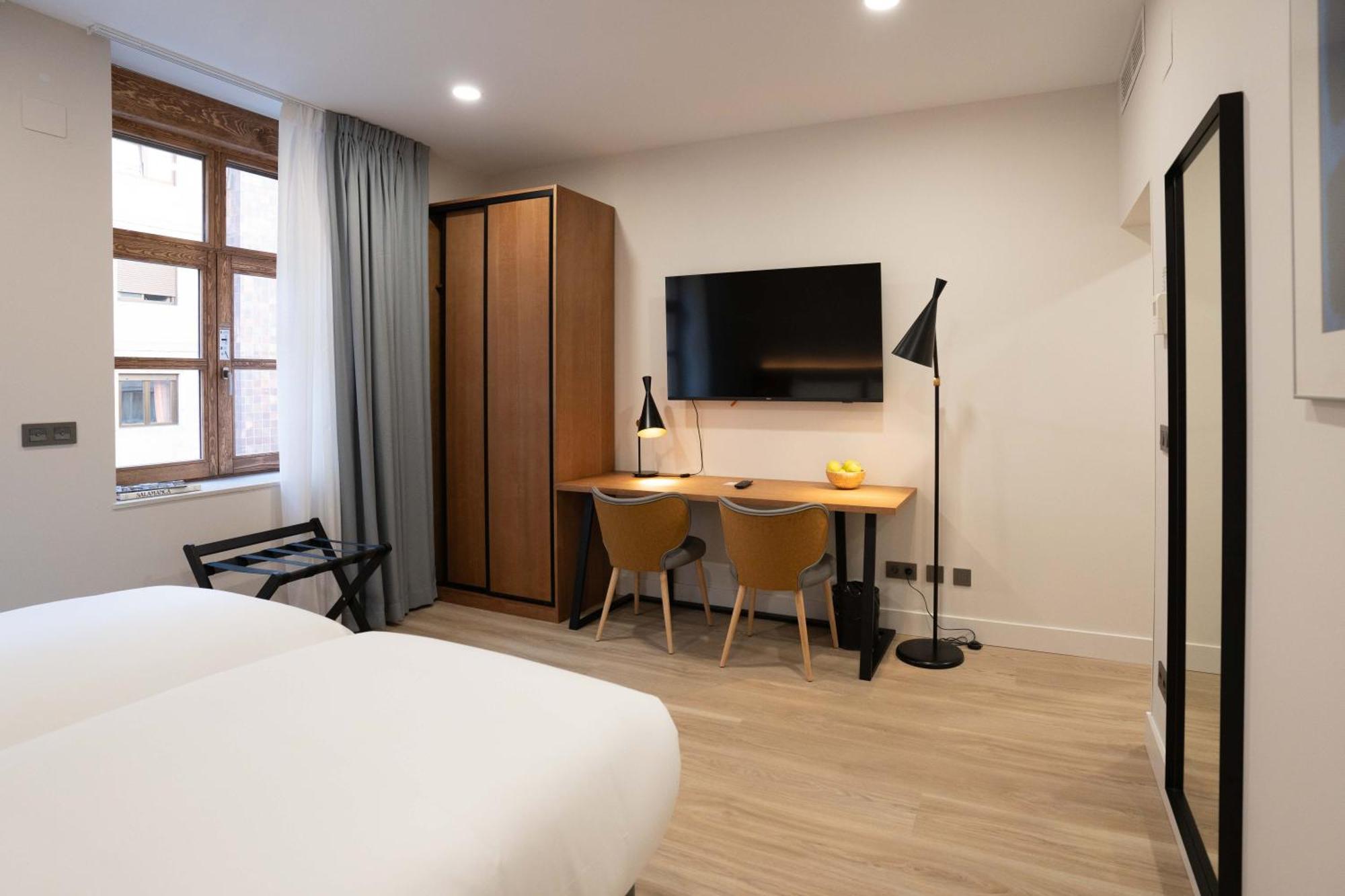 Prisma Apartment *