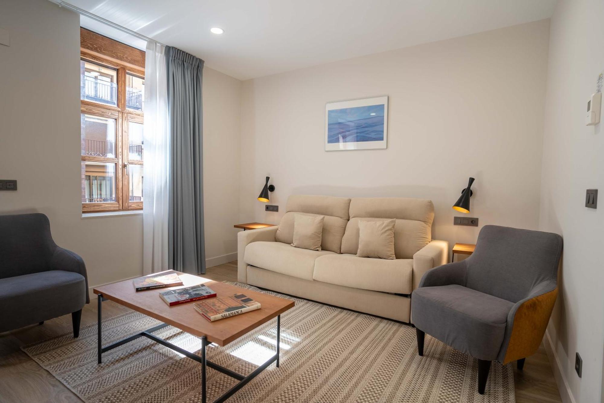Prisma Apartment *